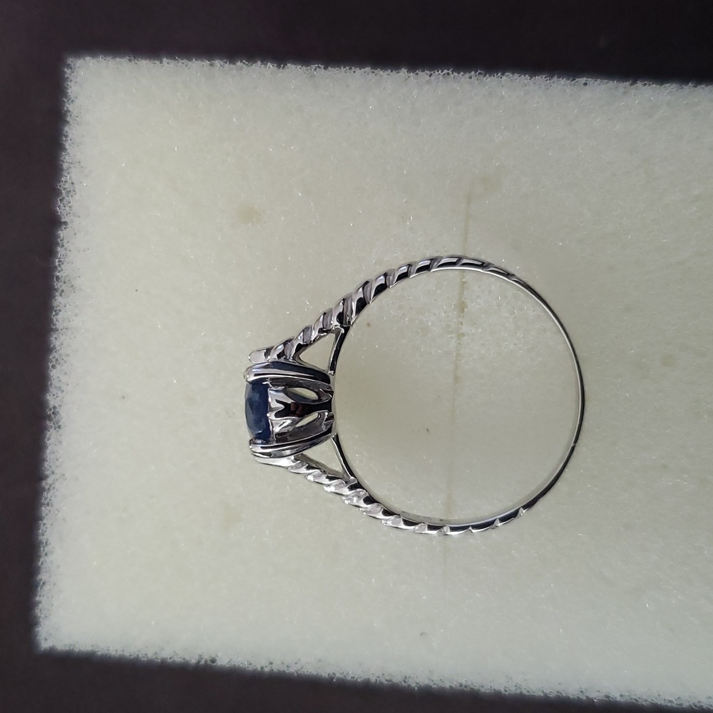 Ring - Picture 2 of 3